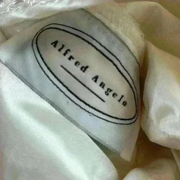 Vintage Alfred Angelo silk gown - Picture 6 of 16